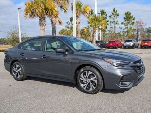 Used 2025 Subaru Legacy Premium image 2