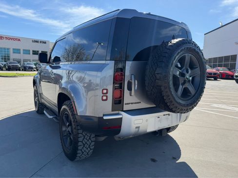 Used 2022 Land Rover Defender 90 image 2