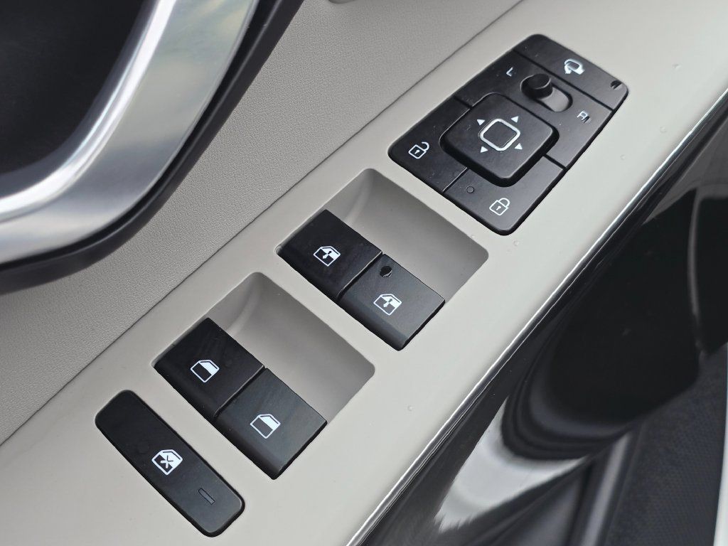 Certified 2023 Kia Niro Wave w/ Wave Preserve Package FWD image 26