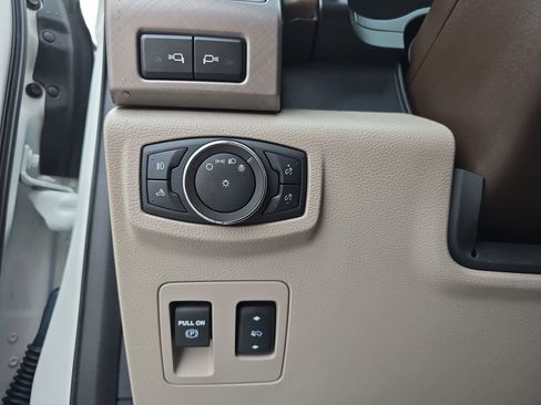 Used 2020 Ford F150 Limited w/ Trailer Tow Package image 29