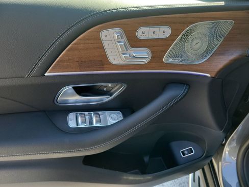 New 2026 Mercedes-Benz GLS 580 4MATIC image 21