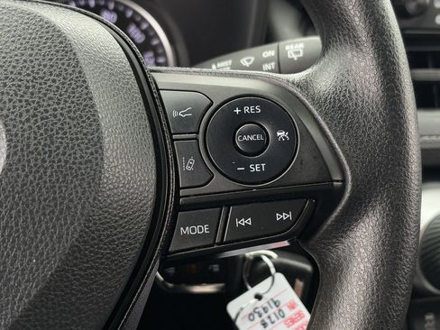 Used 2022 Toyota RAV4 LE image 13