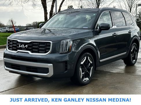 Used 2024 Kia Telluride S image 7