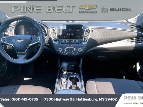 Used 2024 Chevrolet Malibu LT FWD image 13