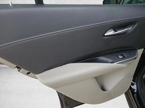 Used 2023 Cadillac XT4 Premium Luxury image 15