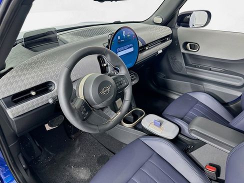 Certified 2025 MINI Cooper S image 9