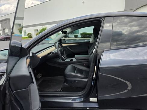 Used 2024 Tesla Model Y Long Range AWD/4WD image 23
