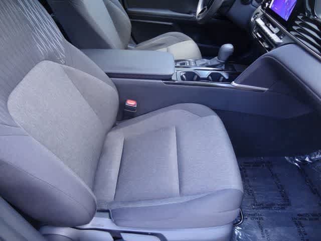 Used 2025 Toyota Camry LE FWD image 12