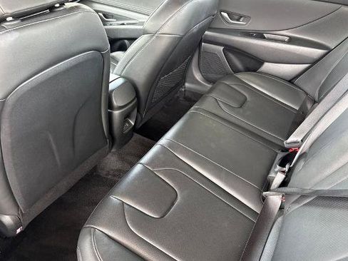 Used 2025 Hyundai Elantra Limited FWD image 6