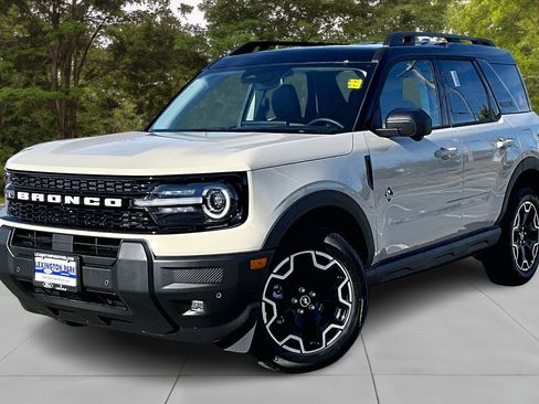 New 2025 Ford Bronco Sport Outer Banks w/ Outer Banks Tech Package+ image 2