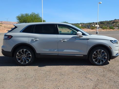 Used 2023 Lincoln Nautilus Reserve w/ Equipment Group 201A AWD/4WD image 2