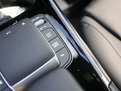 Used 2023 Mercedes-Benz EQB 350 4MATIC SUV image 20