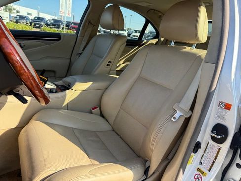 Used 2016 Lexus LS 460 w/ Comfort Package RWD image 5