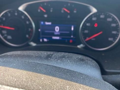 Used 2020 GMC Acadia SLE w/ Driver Convenience Package FWD image 10