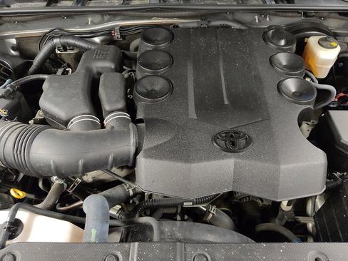 Used 2016 Toyota 4Runner SR5 RWD image 30