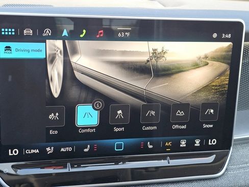Used 2025 Volkswagen Tiguan S AWD/4WD image 9