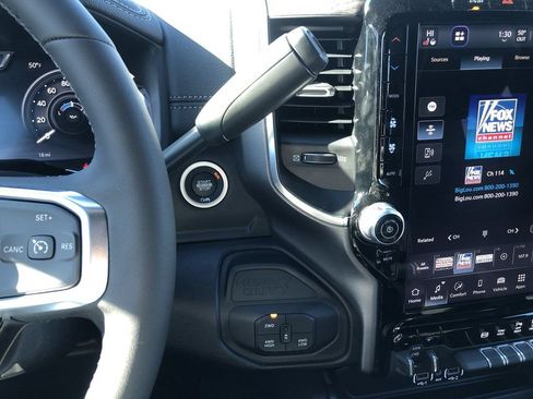 New 2026 RAM 2500 Laramie w/ Night Edition AWD/4WD image 18