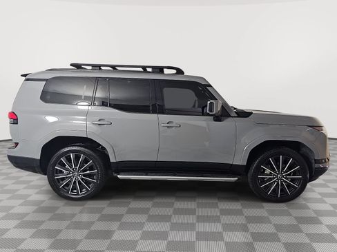 Used 2024 Lexus GX 550 w/ Cold Area Package AWD/4WD image 9