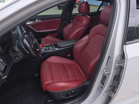 Used 2019 Kia Stinger GT2 AWD/4WD image 9