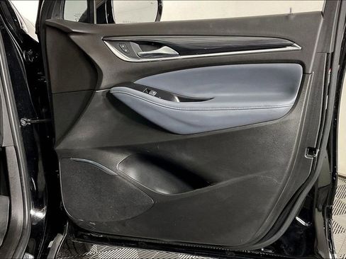 Used 2022 Buick Enclave Essence w/ Sport Touring Edition image 25