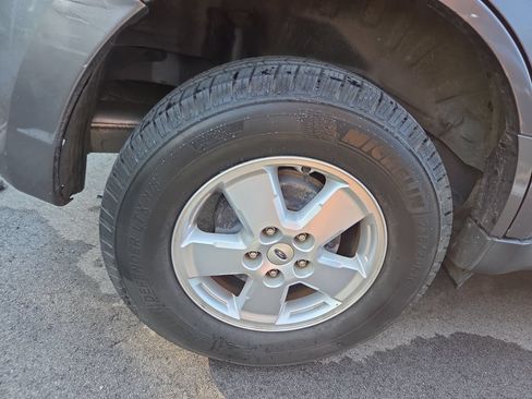Used 2012 Ford Escape XLT AWD/4WD image 4