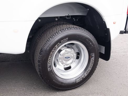 Used 2023 Ford F350 Lariat AWD/4WD image 27