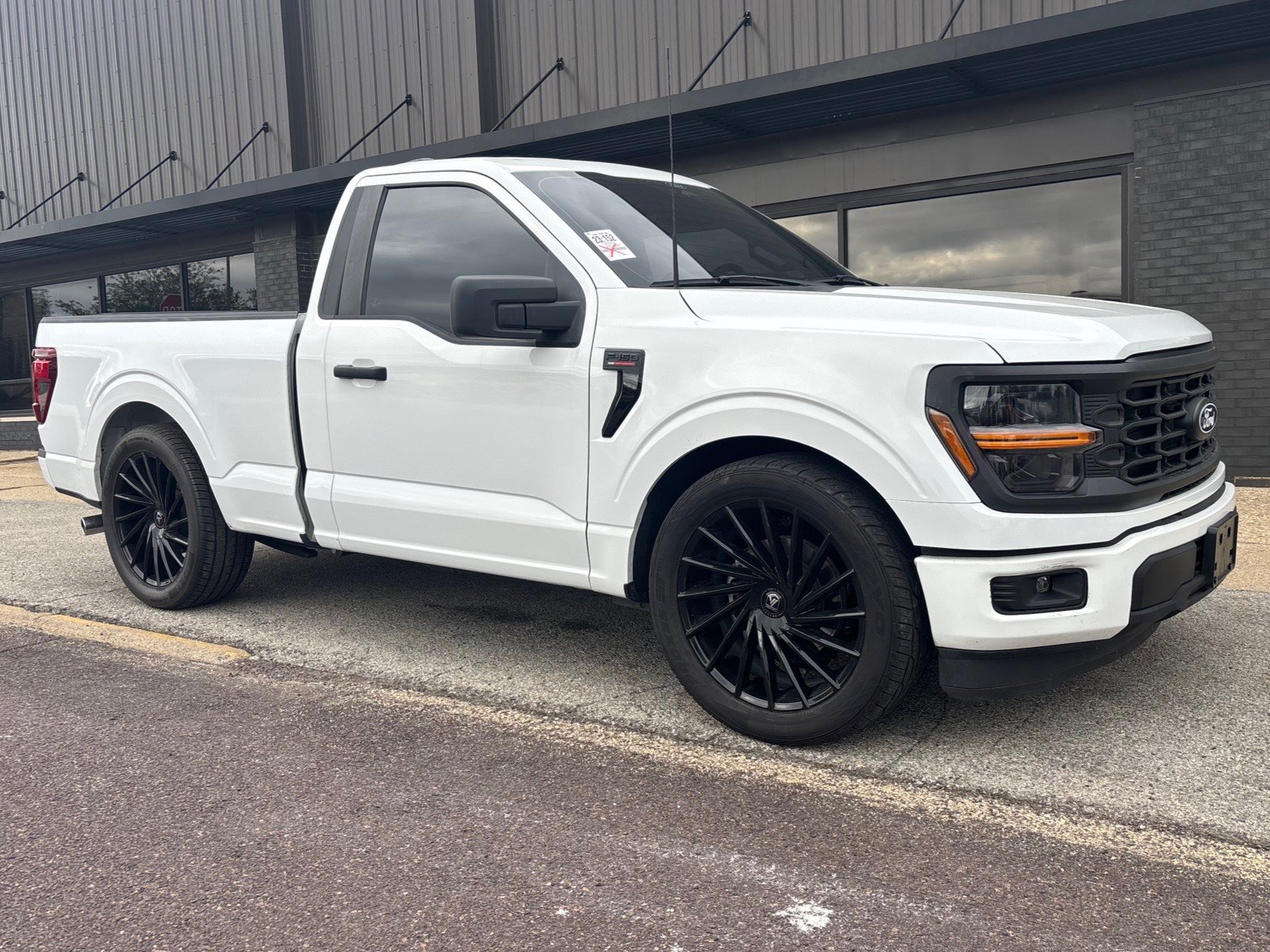 Used 2025 Ford F150 XL w/ Equipment Group 103A High RWD image 3