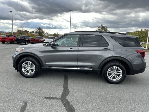 Used 2023 Ford Explorer XLT image 4