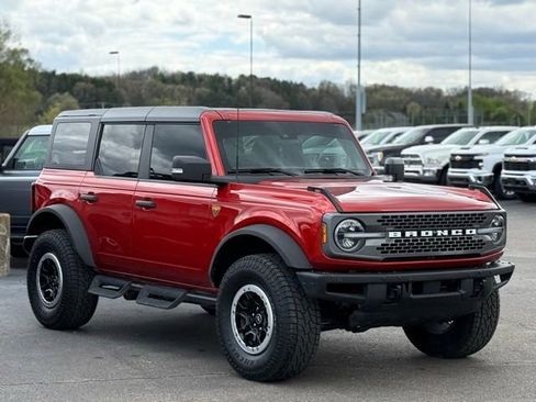 Certified 2023 Ford Bronco Badlands w/ Sasquatch Package AWD/4WD image 36