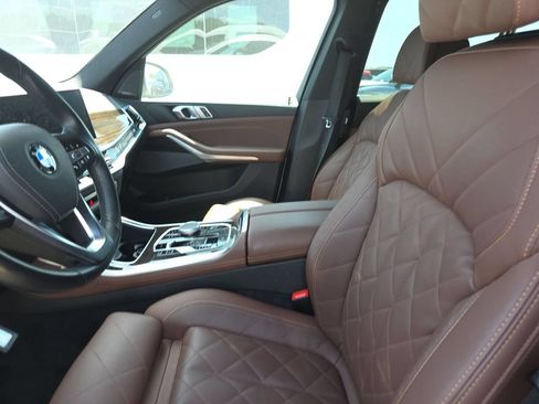 Used 2025 BMW X5 xDrive40i AWD/4WD image 3