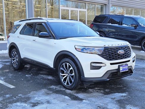 Used 2023 Ford Explorer ST-Line w/ Class IV Trailer Tow Package image 7