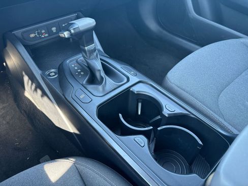 Used 2025 Kia K4 LXS image 40