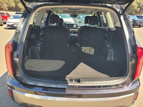 Used 2025 Kia Telluride S AWD/4WD image 8