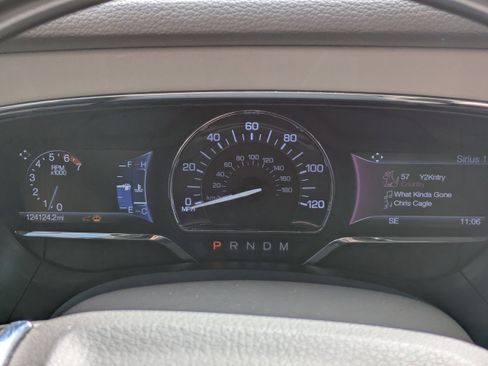 Used 2015 Lincoln Navigator 4DR 2WD SELECT image 28