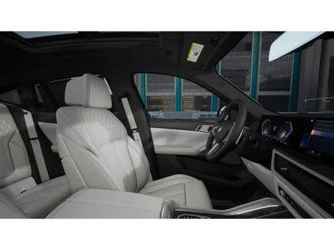 New 2026 BMW X6 xDrive40i w/ Executive Package image 9