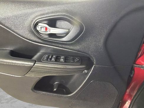 Used 2014 Jeep Cherokee Limited FWD image 24