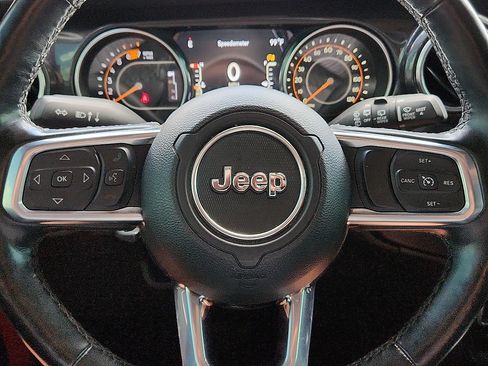 Used 2021 Jeep Wrangler Unlimited Sahara AWD/4WD image 11