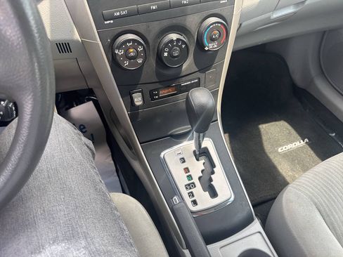 Used 2010 Toyota Corolla LE FWD image 21
