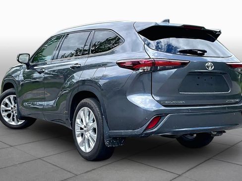 Used 2025 Toyota Highlander Limited AWD/4WD image 12