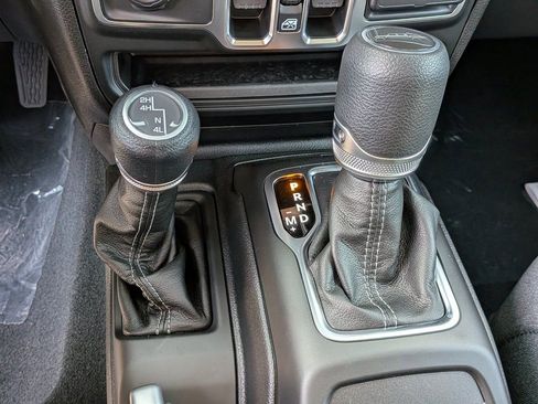 New 2026 Jeep Gladiator Sport image 19