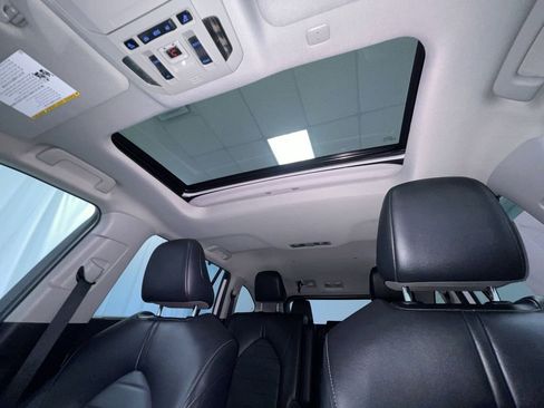 Used 2022 Toyota Highlander XLE image 22