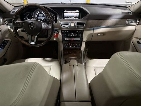 Used 2014 Mercedes-Benz E 350 4MATIC Sedan image 10