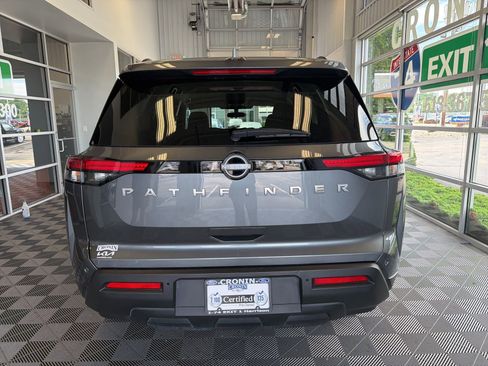 Used 2025 Nissan Pathfinder SV FWD image 5