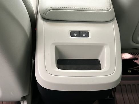 Certified 2023 Volvo XC60 B5 Plus w/ Climate Package image 26