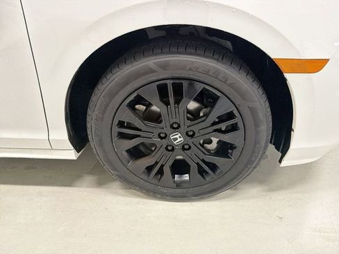 Used 2025 Honda Odyssey Sport-L image 14