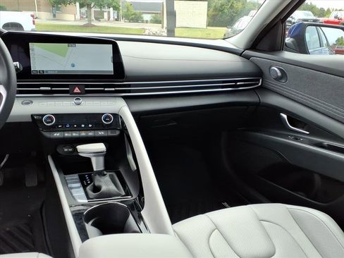 Used 2025 Hyundai Elantra Limited w/ Cargo Package image 9