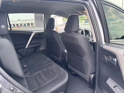 Used 2017 Toyota RAV4 LE FWD image 10
