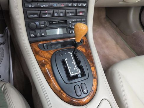 Used 2000 Jaguar XK8 Convertible image 16