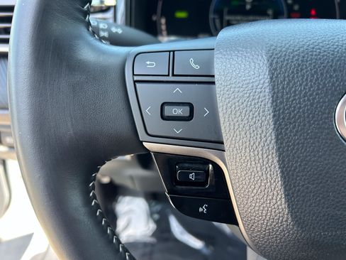 Used 2025 Toyota Camry SE FWD image 25