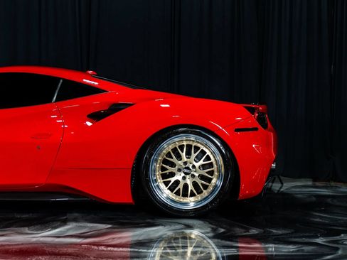 Used 2016 Ferrari 488 GTB RWD image 6